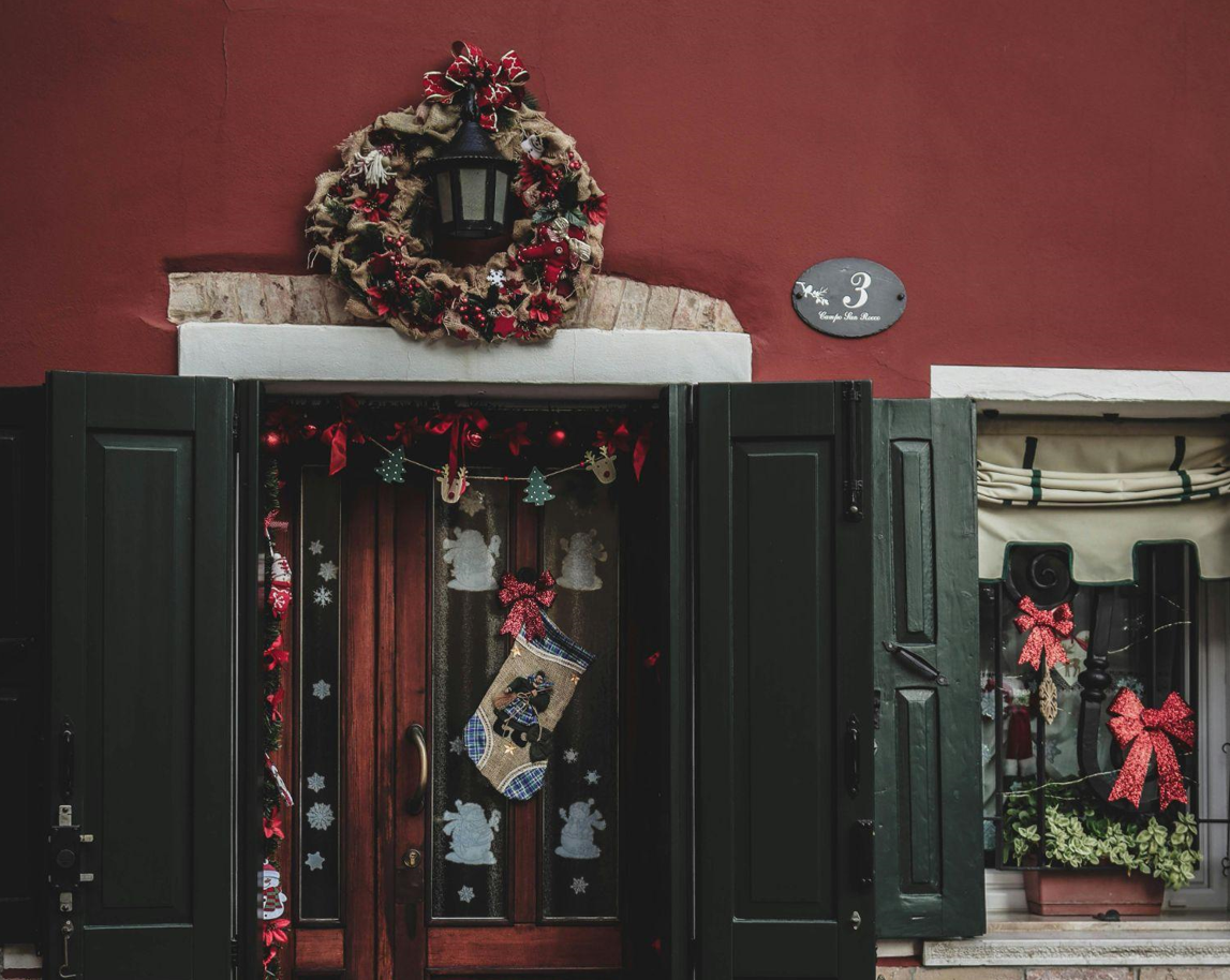 Find the Best Deals on Artificial Christmas Trees